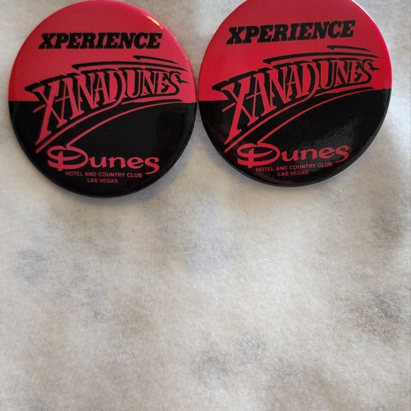 2 Dunes Hotel Las Vegas Vintage Pinback Buttons Xanadunes...Set of 2 - Picture 4 of 7